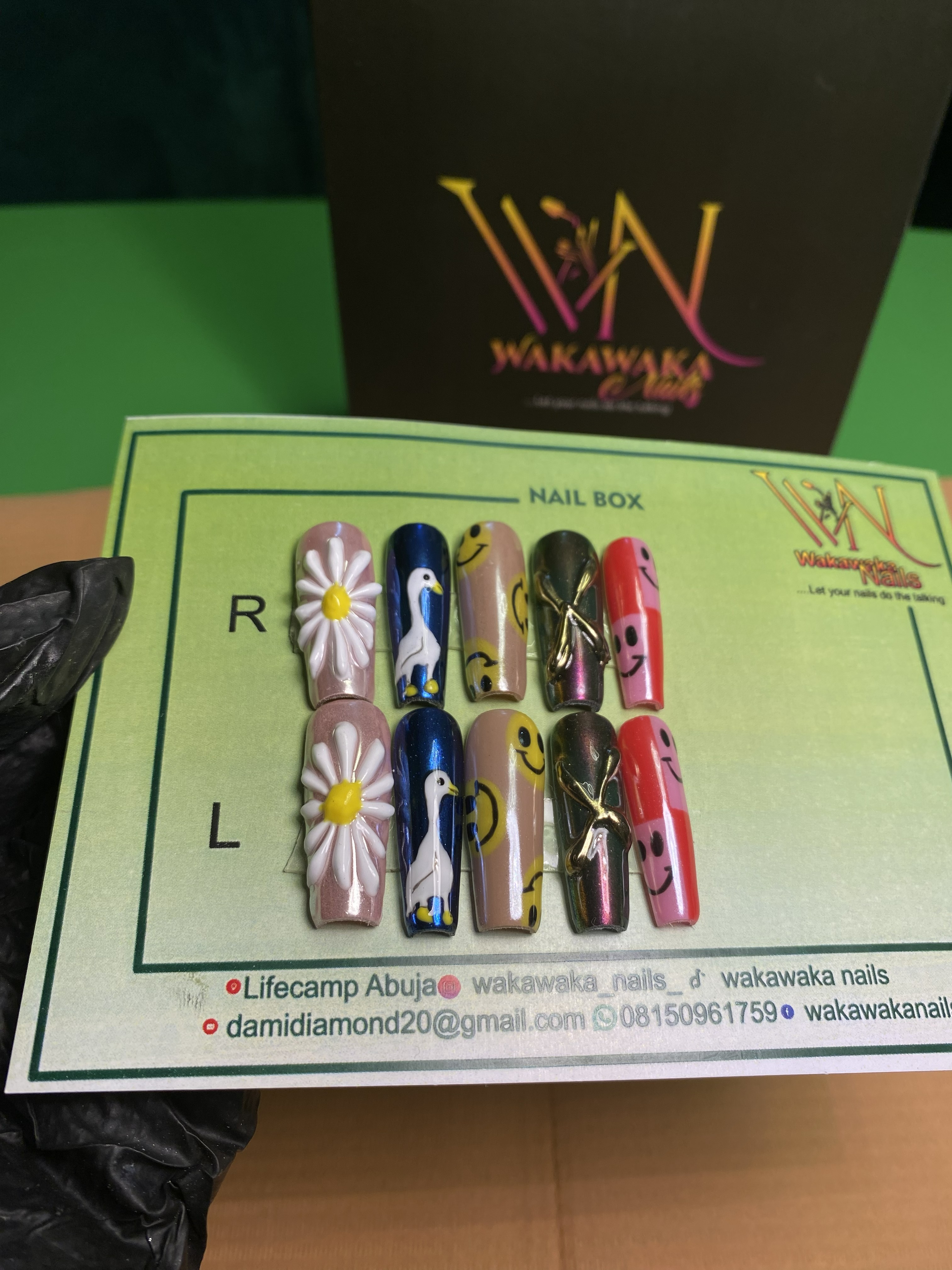 Press-On nail set example 3