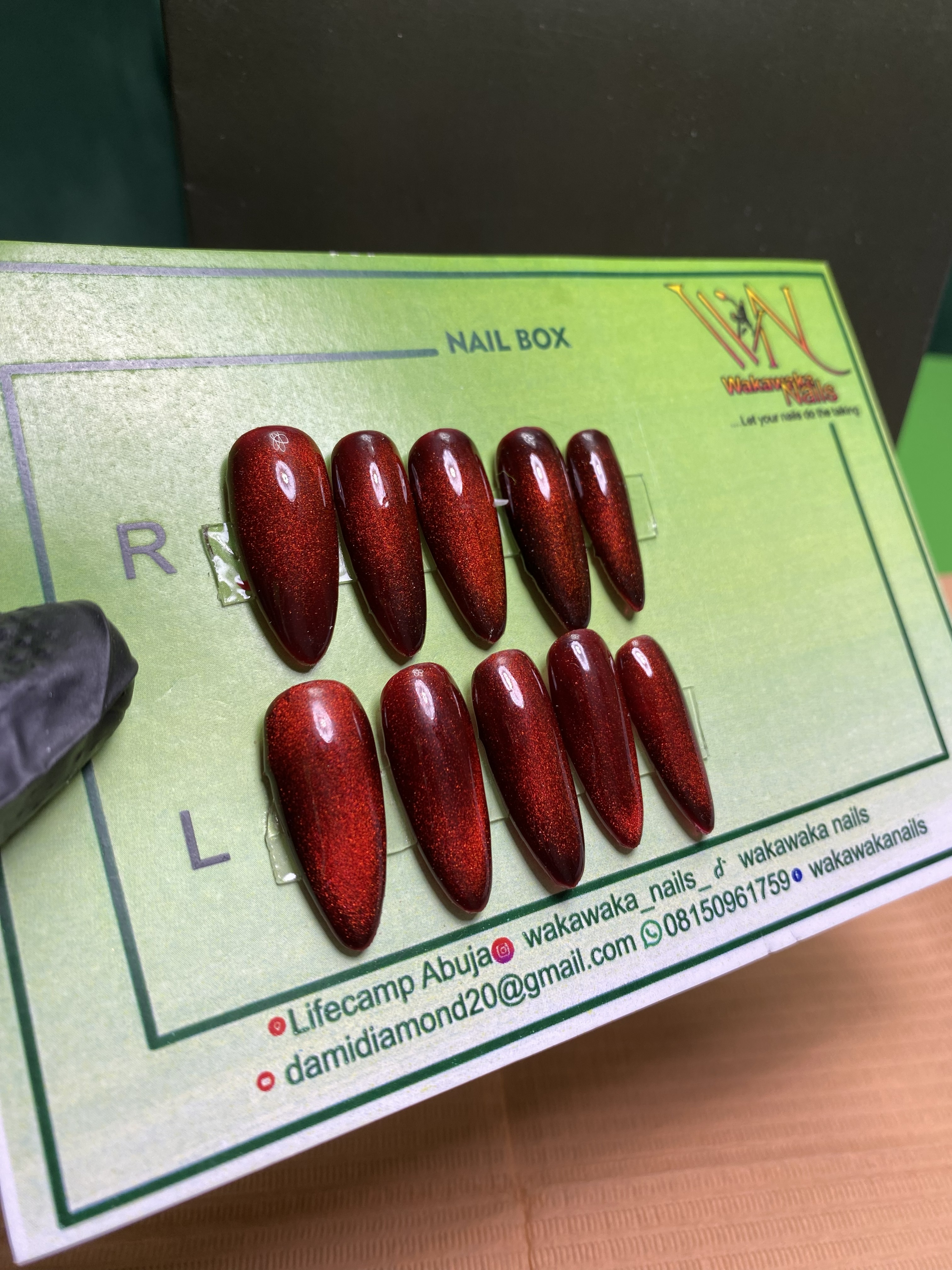 Press-On nail set example 4